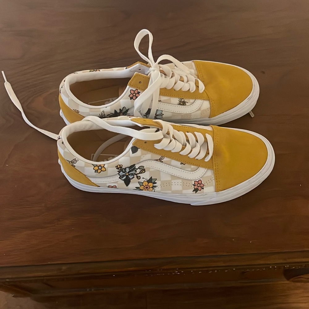 Floral vans